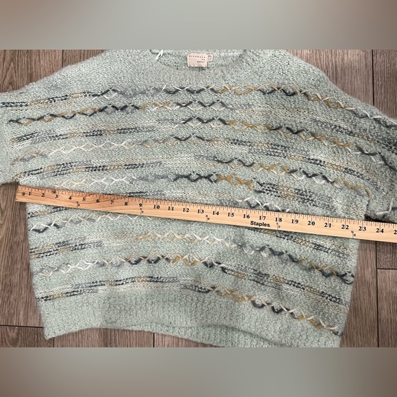 Mint Green M/L Crew Neck Sweater with Fluffy Texture - Picture 9 of 9